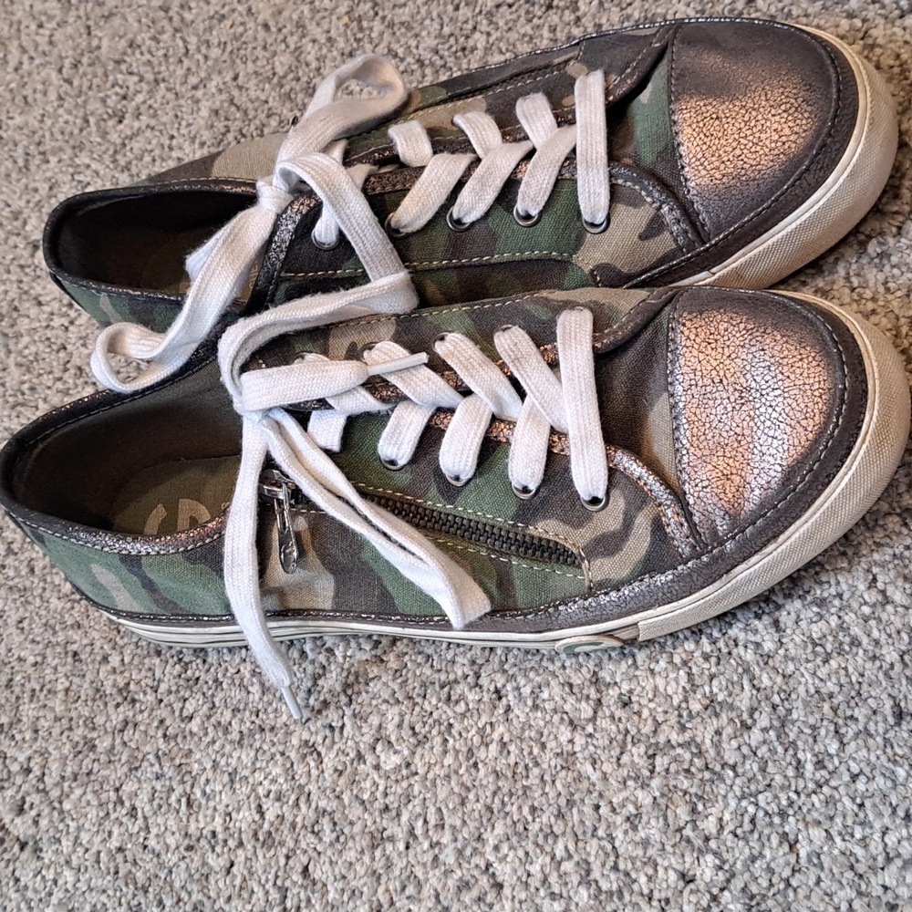 Guess sneakers